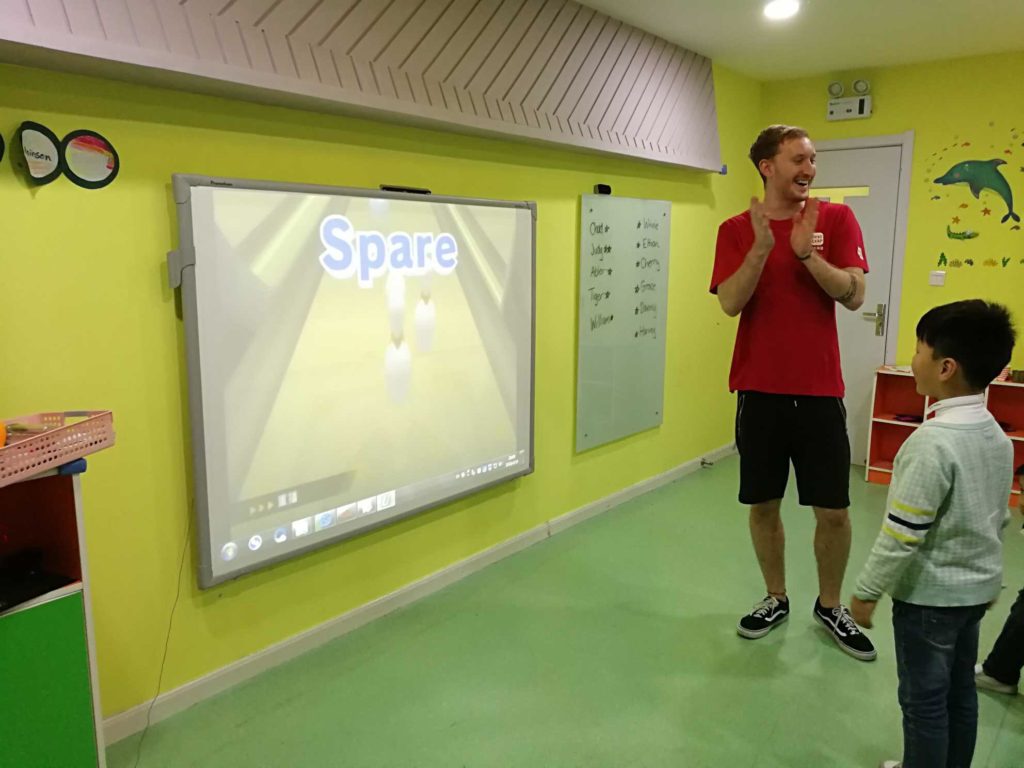 Kyle teaching at First Leap Yangzhou