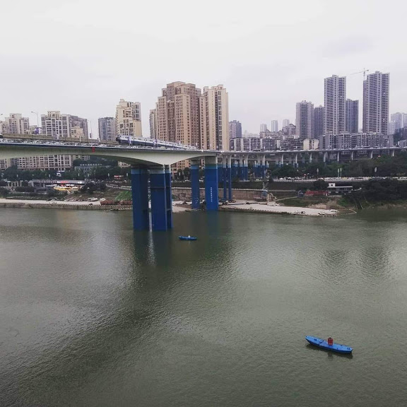 One of many bridges that crisscrosses the Jialing and Yangtze rivers in Chongqing. It’s almost like being back in Newcastle.